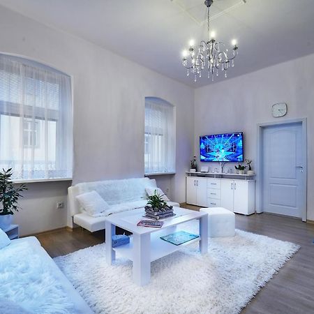 Apartman Bb Centrum Банска бистрица Екстериор снимка