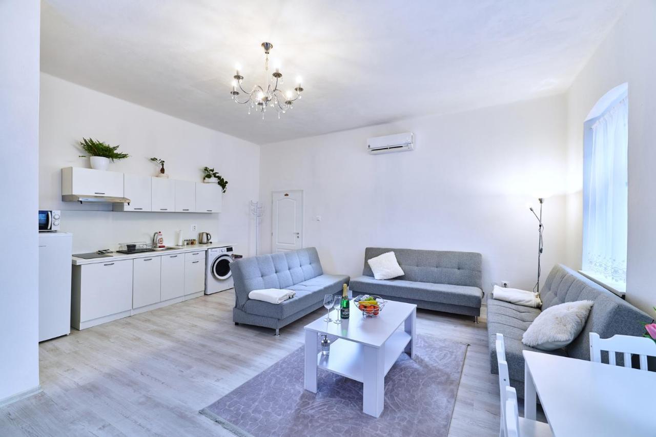 Apartman Bb Centrum Банска бистрица Екстериор снимка